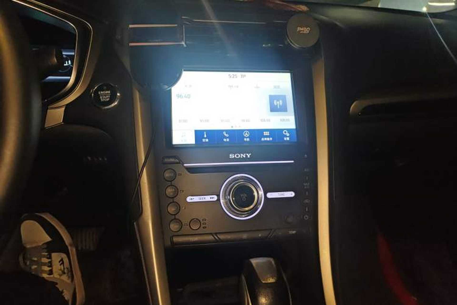 Used Ford Mondeo 2013 2.0L GTDi 200 Luxury Model Audio And AC Panel