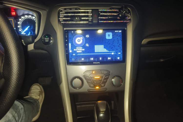 Used Ford Mondeo 2013 2.0L GTDi 200 Fashion Edition Audio And AC Panel