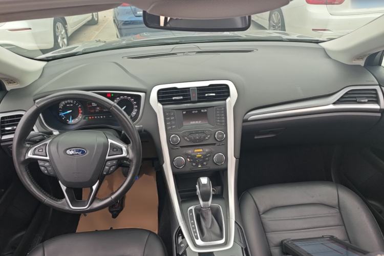 Used Ford Mondeo 2013 1.5L GTDi180 Fashion Edition Center Console