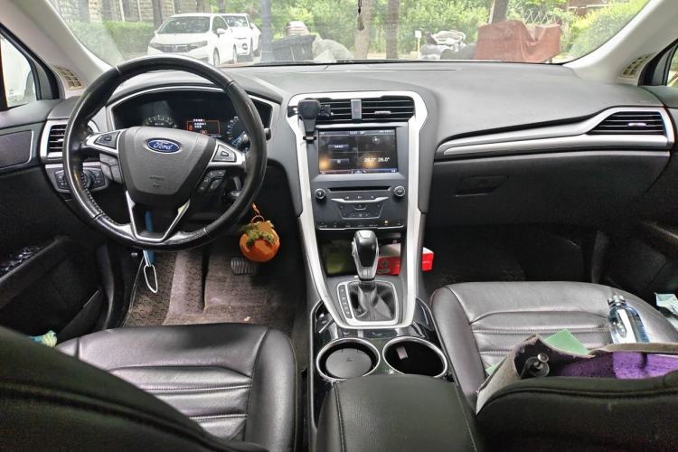 Used Ford Mondeo 2013 1.5L GTDi180 Fashion Edition Center Console
