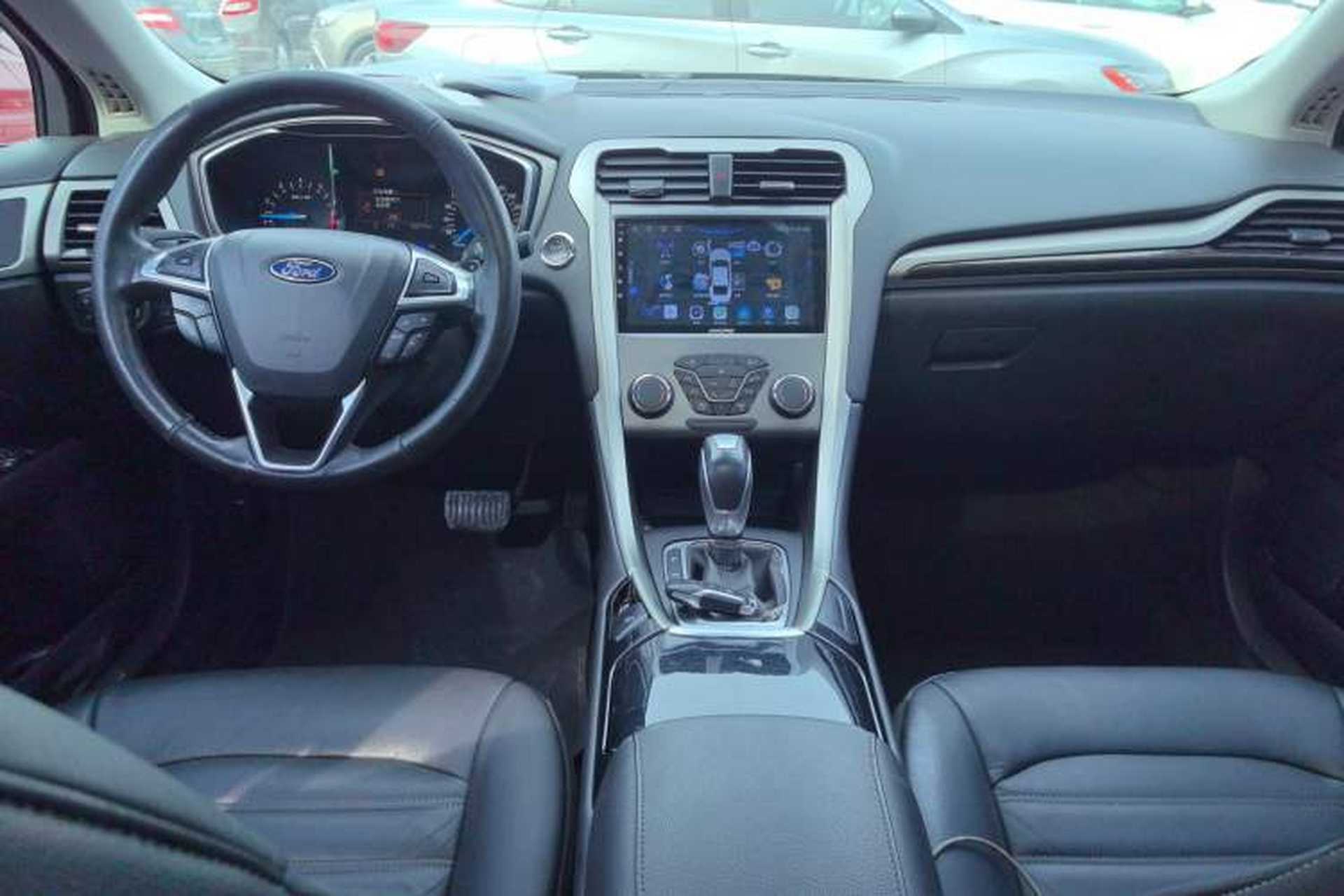 Used Ford Mondeo 2013 2.0L GTDi 200 Fashion Edition Center Console