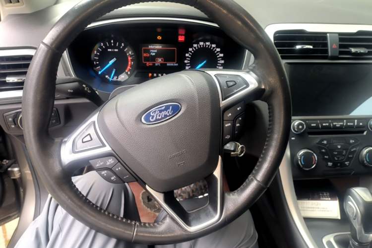 Used Ford Mondeo 2013 1.5L GTDi180 Fashion Edition Center Console