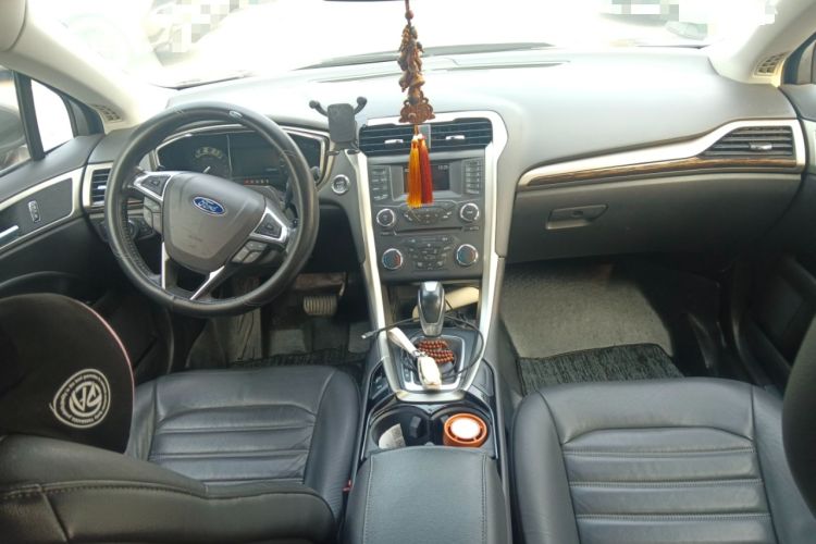 Used Ford Mondeo 2013 2.0L GTDi 200 Fashion Edition Center Console