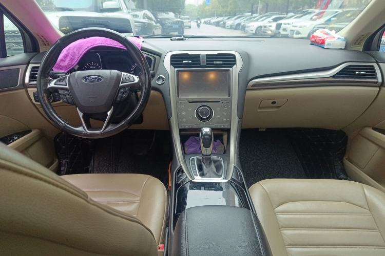 Used Ford Mondeo 2013 2.0L GTDi 200 Fashion Edition Center Console