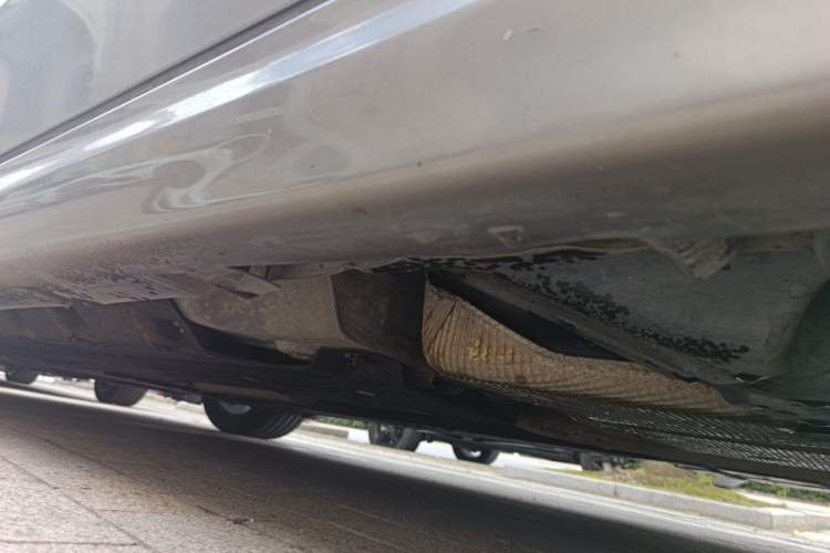 Used Ford Mondeo 2013 2.0L GTDi240 Ultimate Edition Chassis Rear Left