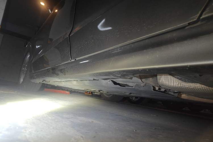 Used Ford Mondeo 2013 2.0L GTDi 200 Fashion Edition Chassis Rear Left