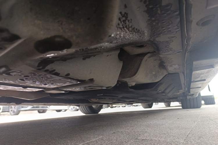 Used Ford Mondeo 2013 2.0L GTDi240 Ultimate Edition Chassis Rear Right