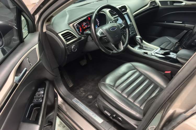Used Ford Mondeo 2013 2.0L GTDi 200 Fashion Edition Driver Seat