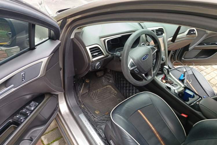 Used Ford Mondeo 2013 2.0L GTDi 200 Fashion Edition Driver Seat