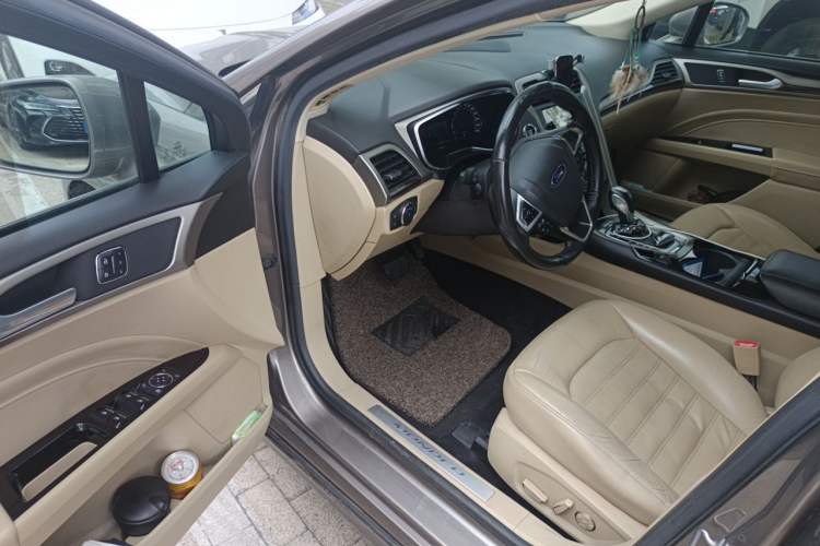 Used Ford Mondeo 2013 2.0L GTDi240 Ultimate Edition Driver Seat