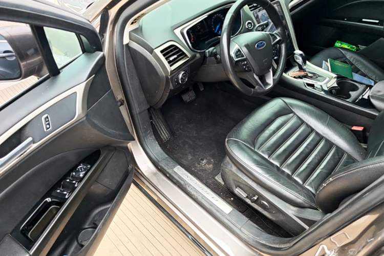 Used Ford Mondeo 2013 2.0L GTDi 200 Fashion Edition Driver Seat