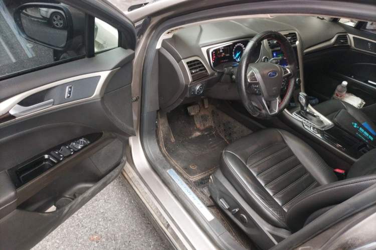 Used Ford Mondeo 2013 2.0L GTDi 200 Fashion Edition Driver Seat