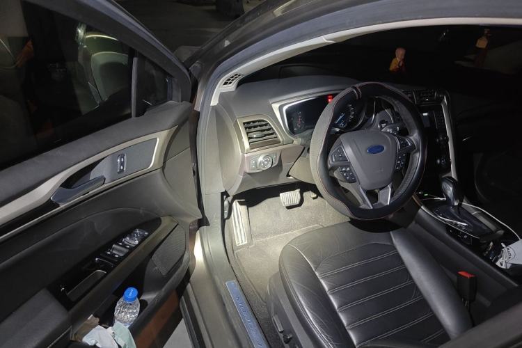 Used Ford Mondeo 2013 2.0L GTDi 200 Fashion Edition Driver Seat