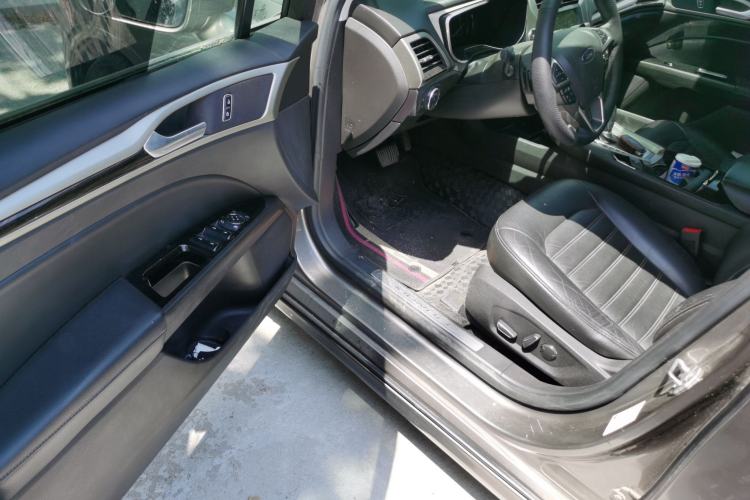 Used Ford Mondeo 2013 2.0L GTDi 200 Luxury Model Driver Seat