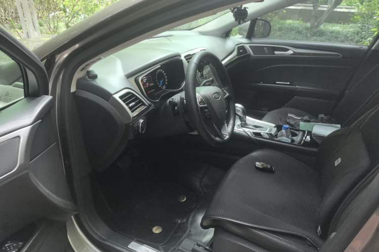 Used Ford Mondeo 2013 2.0L GTDi 200 Fashion Edition Driver Seat