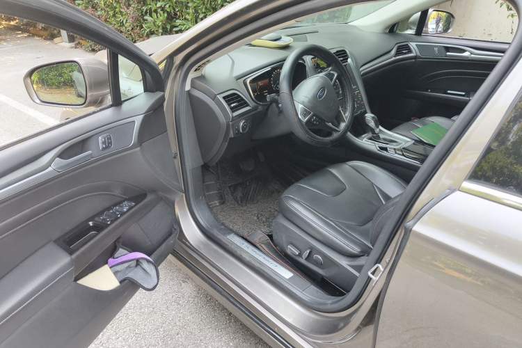 Used Ford Mondeo 2013 2.0L GTDi240 Luxury Sport Model Driver Seat