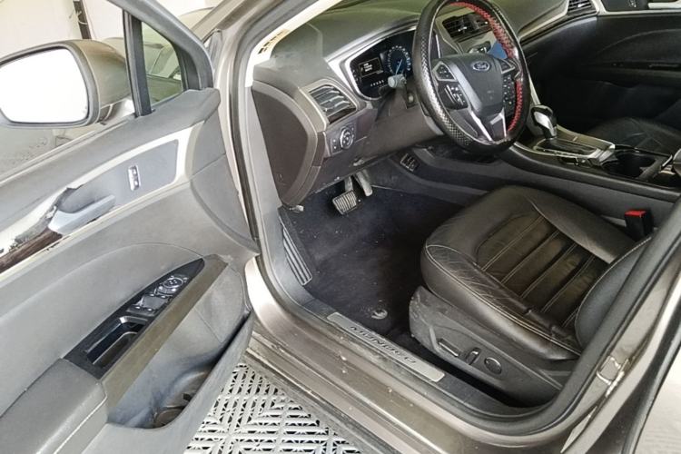 Used Ford Mondeo 2013 2.0L GTDi 200 Fashion Edition Driver Seat