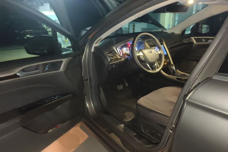 Used Ford Mondeo 2013 2.0L GTDi 200 Fashion Edition Driver Seat