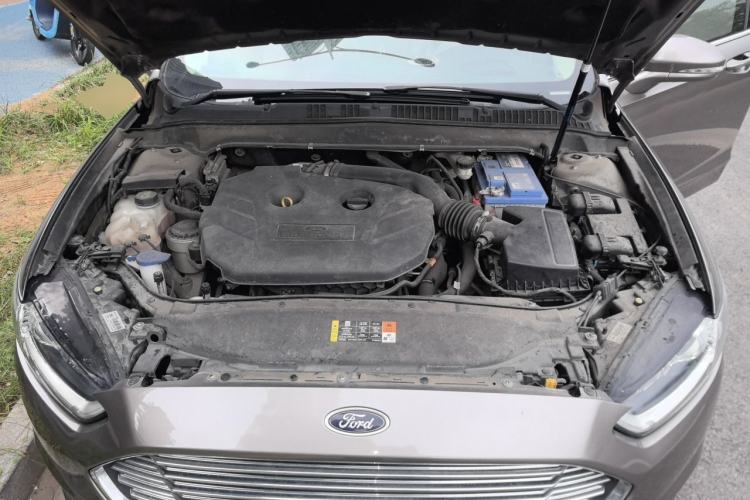 Used Ford Mondeo 2013 2.0L GTDi 200 Fashion Edition Engine Bay