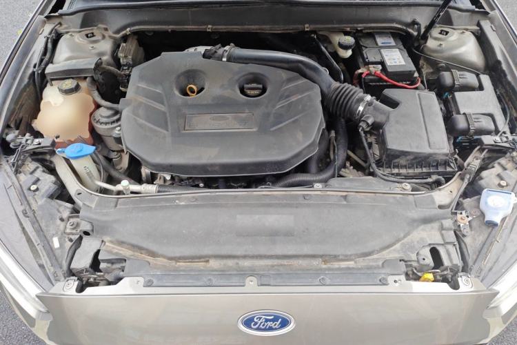 Used Ford Mondeo 2013 2.0L GTDi 200 Fashion Edition Engine Bay