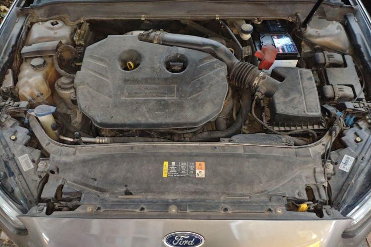Used Ford Mondeo 2013 2.0L GTDi 200 Fashion Edition Engine Bay