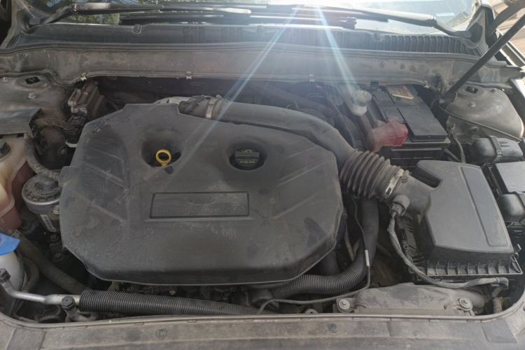 Used Ford Mondeo 2013 2.0L GTDi240 Ultimate Edition Engine Bay
