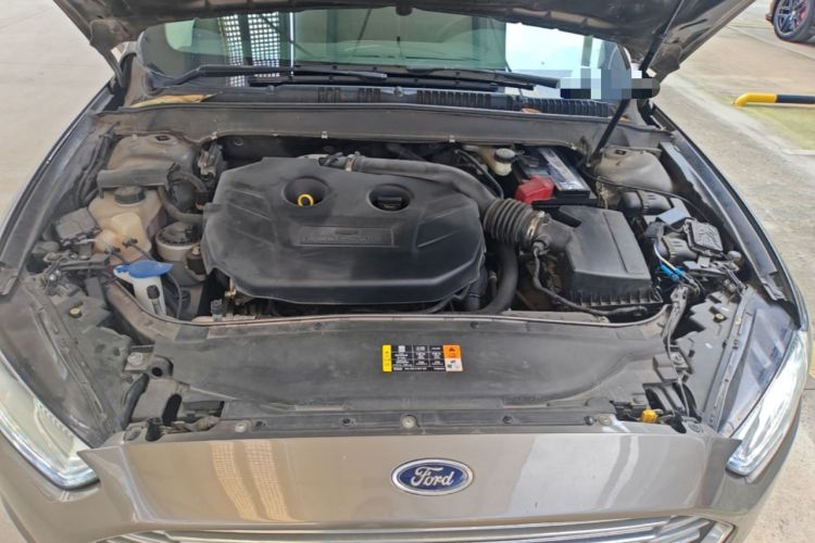 Used Ford Mondeo 2013 2.0L GTDi 200 Fashion Edition Engine Bay