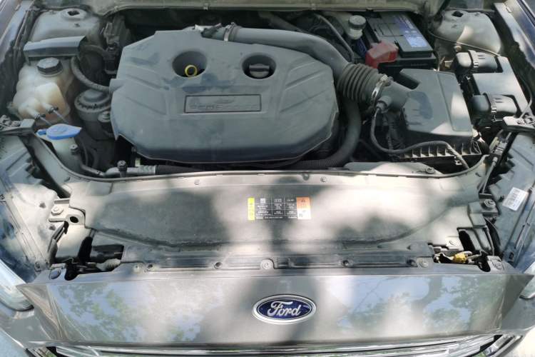 Used Ford Mondeo 2013 2.0L GTDi 200 Luxury Model Engine Bay