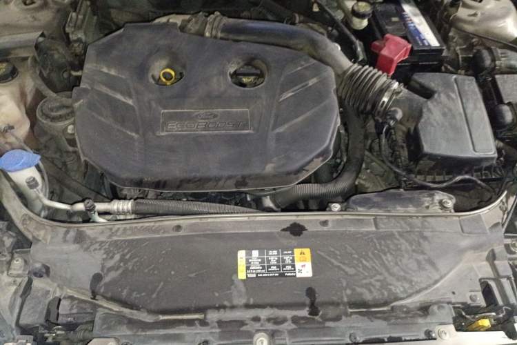 Used Ford Mondeo 2013 2.0L GTDi 200 Luxury Model Engine Bay