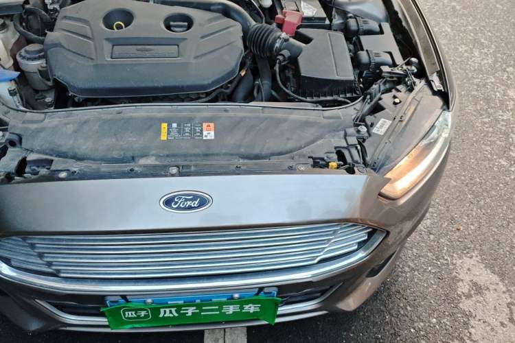 Used Ford Mondeo 2013 2.0L GTDi 200 Fashion Edition Engine Bay Left