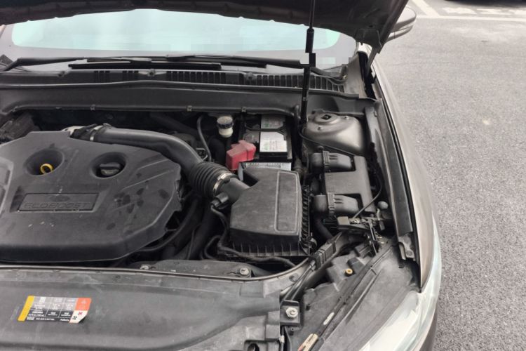 Used Ford Mondeo 2013 2.0L GTDi 200 Fashion Edition Engine Bay Left