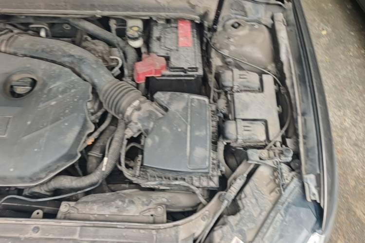 Used Ford Mondeo 2013 2.0L GTDi240 Luxury Sport Model Engine Bay Left