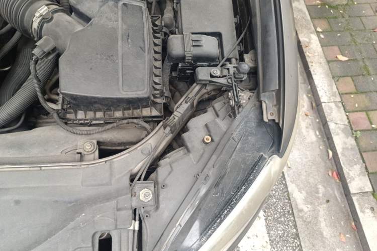 Used Ford Mondeo 2013 2.0L GTDi 200 Fashion Edition Engine Bay Left