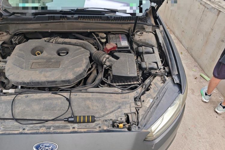 Used Ford Mondeo 2013 2.0L GTDi240 Luxury Sport Model Engine Bay Left