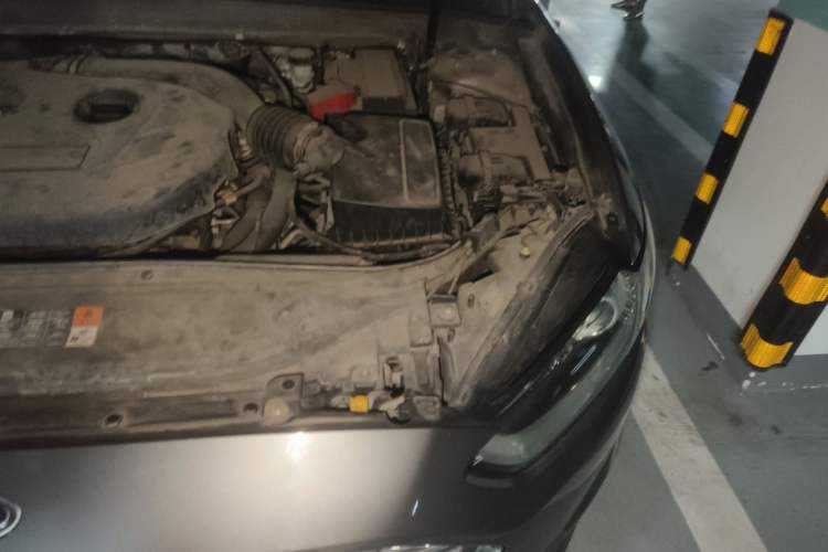 Used Ford Mondeo 2013 2.0L GTDi 200 Fashion Edition Engine Bay Left