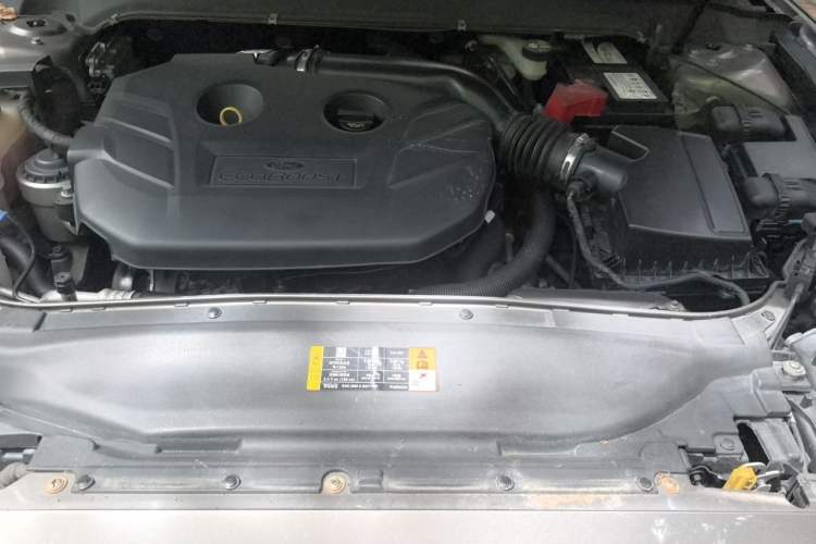 Used Ford Mondeo 2013 2.0L GTDi 200 Fashion Edition Engine Bay