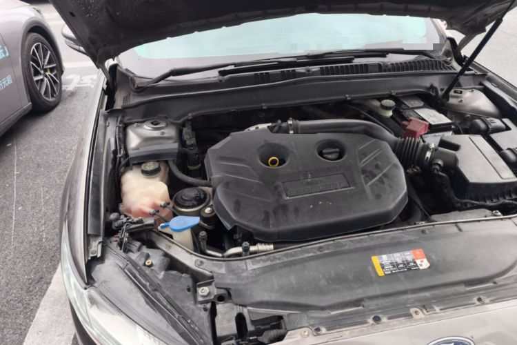 Used Ford Mondeo 2013 2.0L GTDi 200 Fashion Edition Engine Bay Right