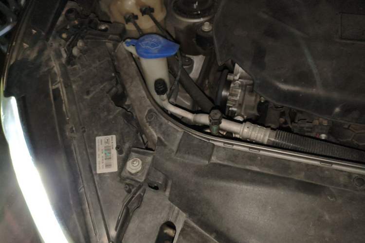Used Ford Mondeo 2013 2.0L GTDi 200 Luxury Model Engine Bay Right
