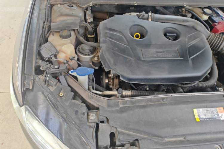 Used Ford Mondeo 2013 2.0L GTDi 200 Fashion Edition Engine Bay Right