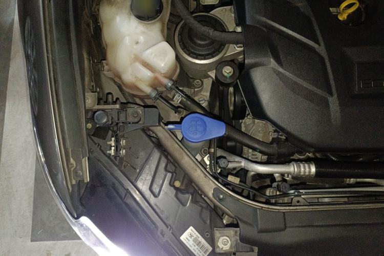 Used Ford Mondeo 2013 2.0L GTDi 200 Luxury Model Engine Bay Right