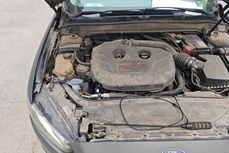 Used Ford Mondeo 2013 2.0L GTDi240 Luxury Sport Model Engine Bay Right