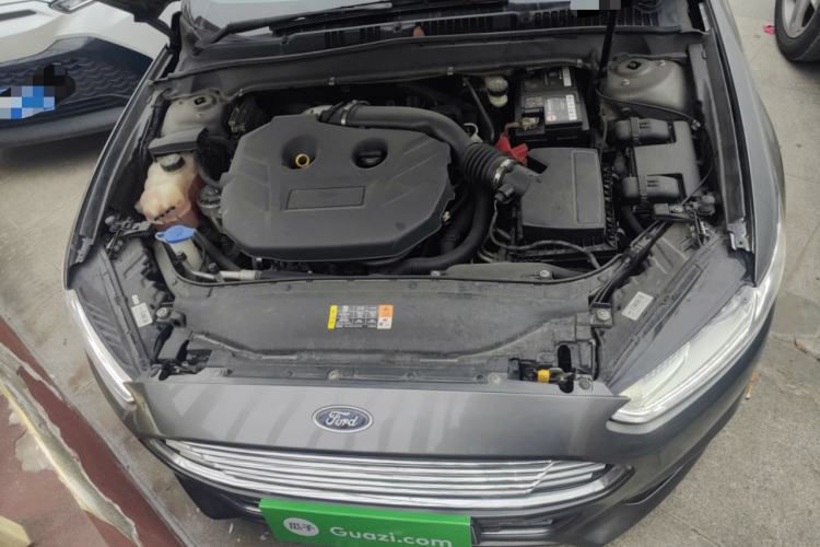 Used Ford Mondeo 2013 2.0L GTDi 200 Luxury Model Engine Bay