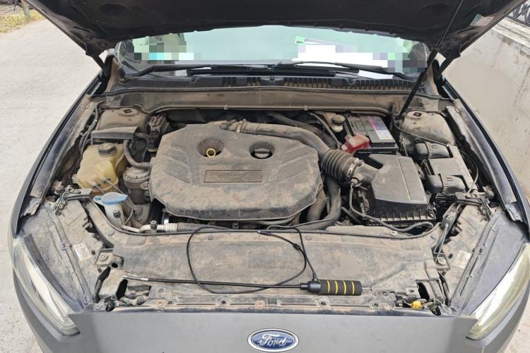 Used Ford Mondeo 2013 2.0L GTDi240 Luxury Sport Model Engine Bay