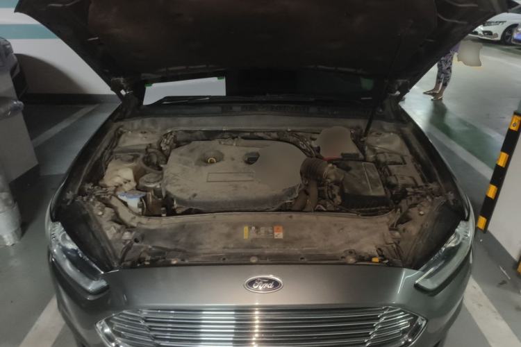 Used Ford Mondeo 2013 2.0L GTDi 200 Fashion Edition Engine Bay