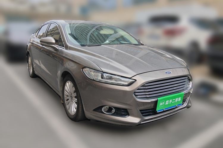 Used Ford Mondeo 2013 2.0L GTDi 200 Luxury Model Front Right 45 Deg