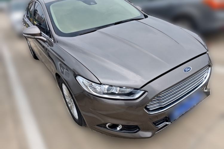 Used Ford Mondeo 2013 2.0L GTDi 200 Fashion Edition Front Right 45 Deg