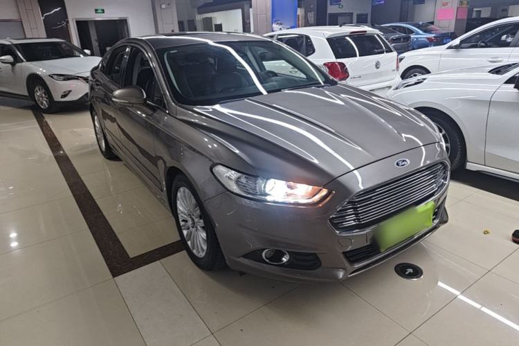 Used Ford Mondeo 2013 2.0L GTDi 200 Fashion Edition Front Right 45 Deg