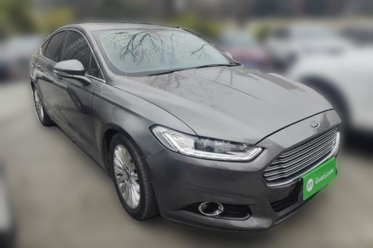 Used Ford Mondeo 2013 2.0L GTDi 200 Luxury Model Front Right 45 Deg