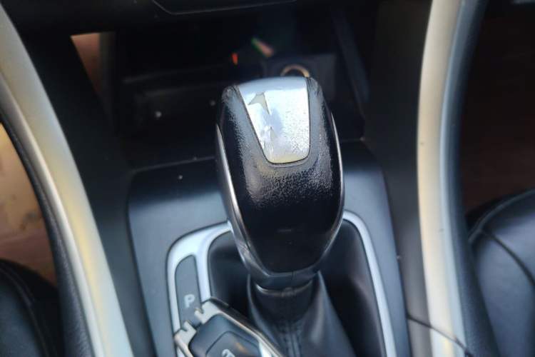 Used Ford Mondeo 2013 2.0L GTDi 200 Fashion Edition Gear Lever