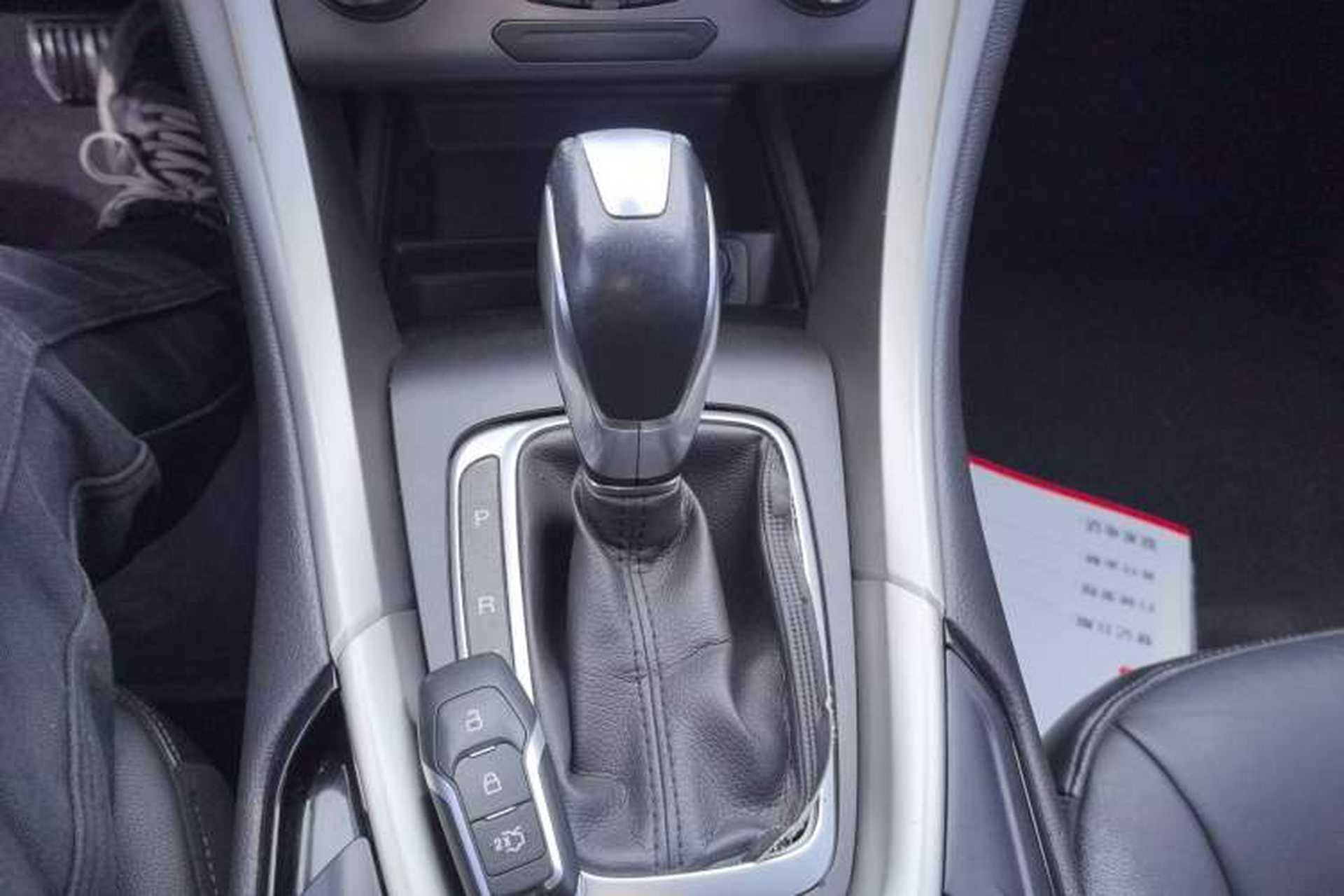 Used Ford Mondeo 2013 2.0L GTDi 200 Fashion Edition Gear Lever
